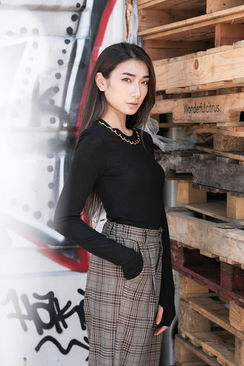 Shoulder Pad Chain Collar Top