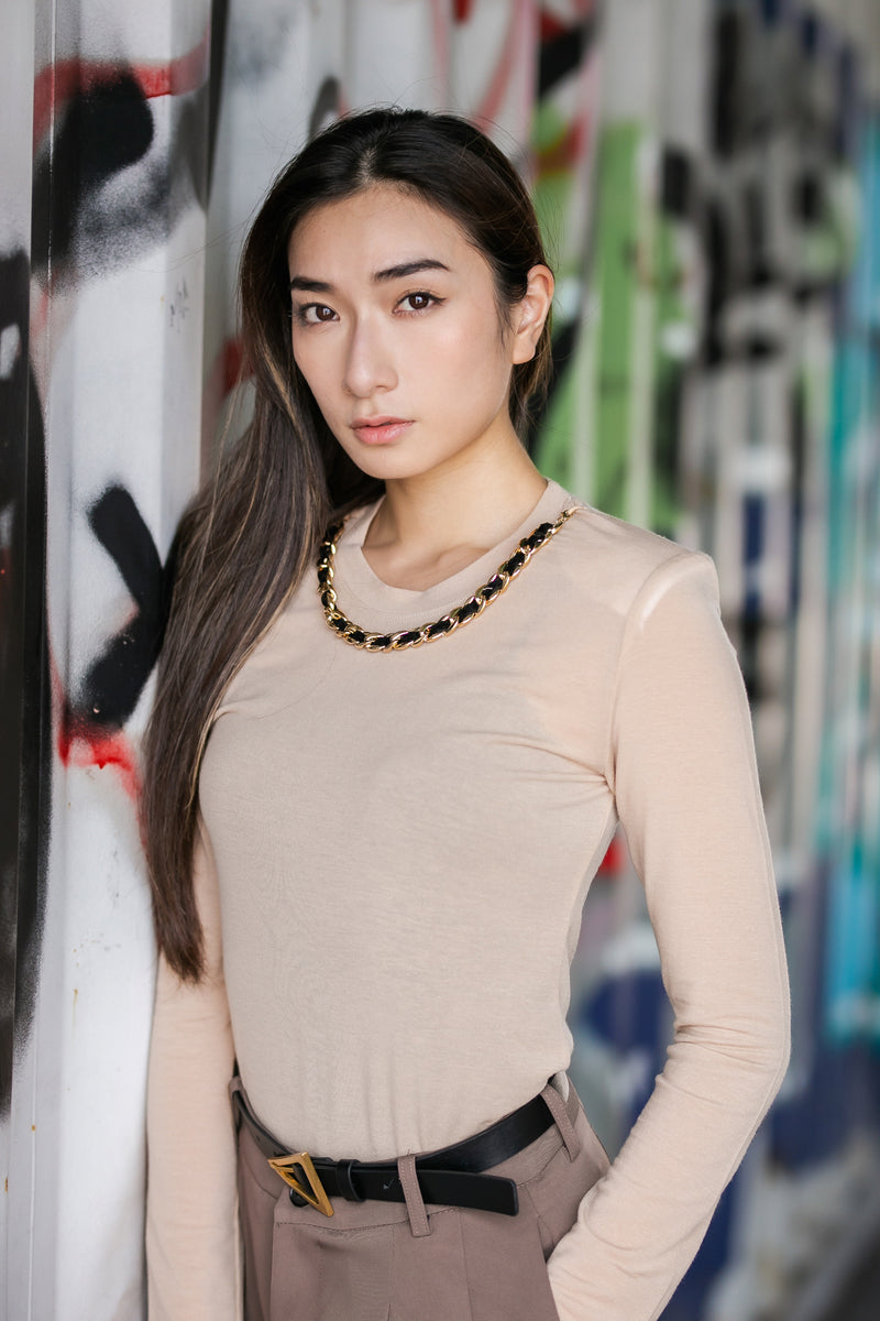 Shoulder pad chain collar top