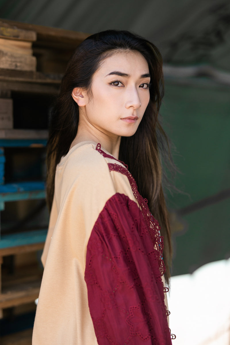 Lace stitching lantern sleeve sweater
