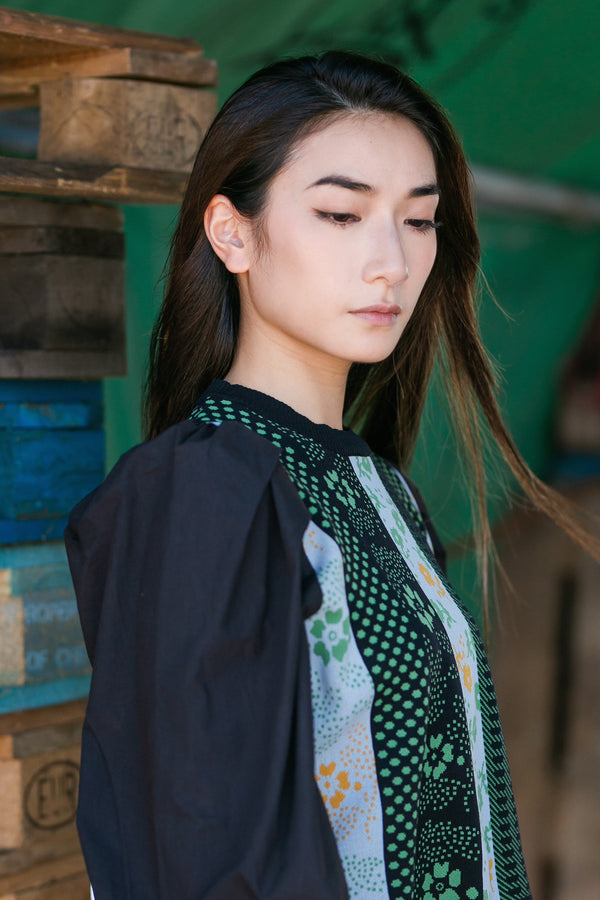 Round neck knitted short top