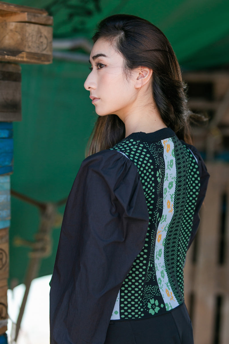 Round neck knitted short top
