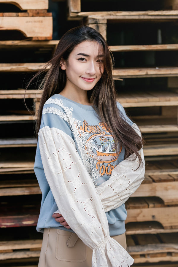 Lace stitching lantern sleeve sweater