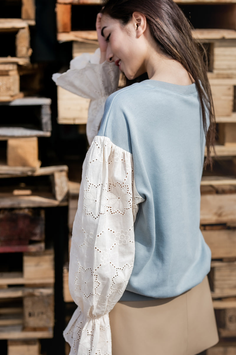 Lace stitching lantern sleeve sweater