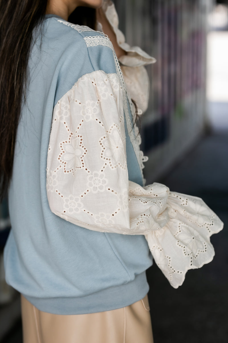Lace stitching lantern sleeve sweater