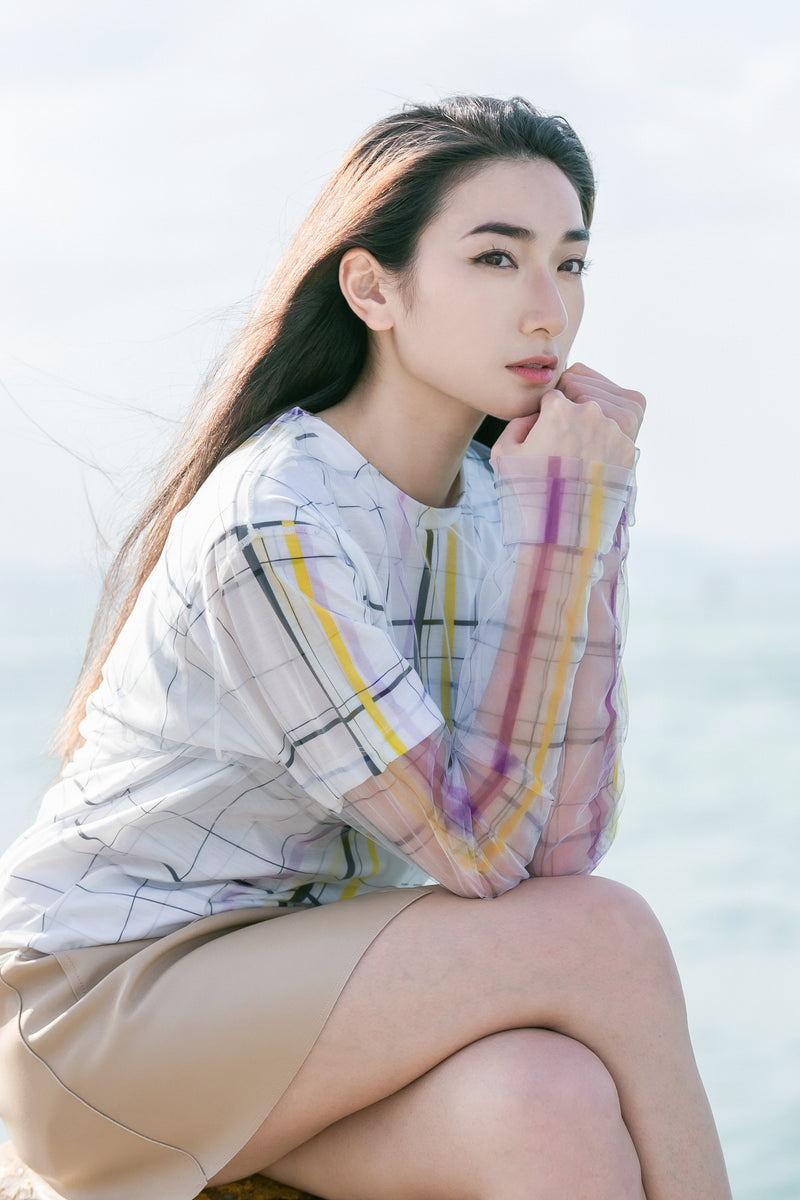 Checkered pattern mesh sleeve top